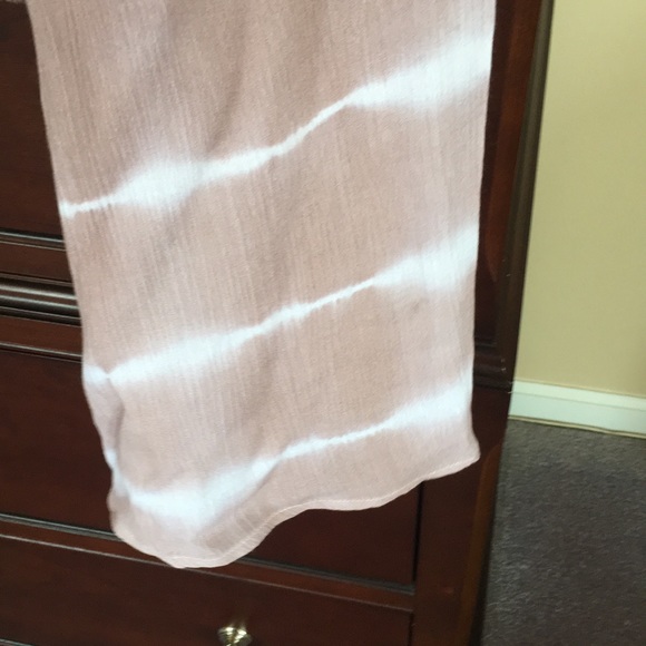 Tobi Crop top with long flowing sleeves - Picture 2 of 4